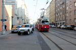 Wien Wiener Linien SL 6 (E1 4512 + c3 1261) X, Favoriten, Quellenstraße / Wielandgasse am 13. Februar 2017.