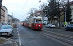 Wien Wiener Linien SL 43 (E1 4861 + c4 1353) XVII, Hernals, Dornbacher Straße am 17. Februar 2017.