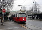 Wien Wiener Linien SL 71 (E2 4098) I, Innere Stadt, Dr.-Karl-Renner-Ring / Bellariastraße am 17. Februar 2017.