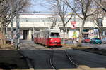 Wien Wiener Linien SL 25 (E1 4824 + c4 1301) XXII, Donaustadt, Kagran, Siebeckstraße am 13. Februar 2017.