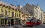 L-l3 in der Nußdorfer Straße. Die Garnitur befuhr im Rahmen des 33.Tramwaytages die Strecke Schottentor - Marsanogasse. 

548+1852, 06.05.2017