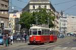 Wien: VEF L 548 + l3 1853 als Tramwaytag 2017 Shuttle bei der Haltestelle Spitalgasse, Währinger Straße, 06.05.2017