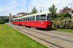 Wien Wiener Linien SL 6 (c4 1301 + E1 4505) VI, Mariahilf, Linke Wienzeile am 11. Mai 2017.