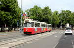 Wien Wiener Linien SL 2 (E2 4062 + c5 1462) I, Innere Stadt, Rathausplatz / Parlament am 13. Mai 2017.