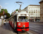 Wien Wiener Linien SL 2 (E1 4861) I, Innere Stadt, Opernring / Kärntner Straße (Hst. Oper) am 25. Juli 2007. - Scan von einem Farbnegativ. Film: Agfa Vista 200. Kamera: Leica C2.