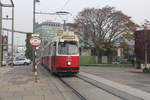 Wien Wiener Linien SL 5 (E2 4075 + c5 1475) II, Leopoldstadt, Praterstern am 18. Oktober 2017.