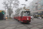 Wien Wiener Linien SL 18 (E2 4306 + c5 1506) XV, Rudolfsheim-Fünfhaus, Neubaugürtel / Märzstraße am 20. Oktober 2017.