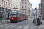 Wien Wiener Linien SL 49 (E1 4549 + c4 1364 (Bombardier-Rotax 1975 bzw. 1976)) VII, Neubau, Westbahnstraße (Hst. Westbahnstraße / Zieglergasse) am 19. Oktober 2017. 