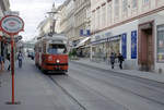 Wien Wiener Linien SL 42 (E1 4845) IX, Alsergrund, Währinger Straße / Spitalgasse / Nußdorfer Straße (Hst. Spitalgasse / Währinger Straße) am 4. August 2010. - Scan eines Farbnegativs. Film: Kodak FB 200-7. Kamera: Leica C2.