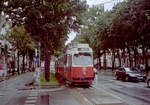Wien Wiener Linien SL D (E2 4027) I, Innere Stadt, Kärntner Straße am 6. August 2010. - Scan eines Farbnegativs. Film: Kodak FB 200-7. Kamera: Leica C2.