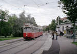 Wien Wiener Linien SL 18: Der E2 4039 hat gerade die Haltestelle U-Bahnstation Margaretengürtel in Richtung Schlachthausgasse verlassen. Datum: 6. August 2010. - Scan eines Farbnegativs. Film: Fuji S-200. Kamera: Leica C2.