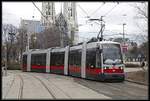 Triebwagen 95, Linie 44, Schottentor am 14.03.2018.