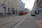 Wien Wiener Linien SL 49 (E1 4558 + c4 1373) XV, Rudolfsheim-Funfhaus, Märzstraße / Beingasse (Hst. Beingasse) am 16. März 2018.