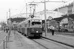 Wien Wiener Linien SL 6 (E1 4519 + c3 1222) VII, Neubau, Neubaugürtel / Urban-Loritz-Platz (Endstation Burggasse / Stadthalle - Ausstieg) im Februar 2017.