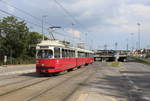 Wien Wiener Linien SL 25 (E1 4790 (SGP 1972) + c4 1316 (Bombardier-Rotax 1974)) XXII, Donaustadt, Erzherzog-Karl-Straße am 26. Juli 2018.