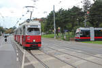 Wien Wiener Linien SL 49 (E1 4519 (Lohnerwerke 1973) + c4 1360 (Bombardier-Rotax, vormals Lohnerwerke, 1976) XIV, Penzing, Oberbaumgarten, Linzer Straße / Leon-Askin-Platz am 25. Juli 2018.