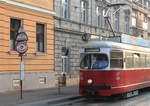 Wien Wiener Linien: Der E1 4558 auf der SL 49 erreicht am 19. Oktober 2018 die Haltestelle Rettichgasse in der Linzer Straße in Hütteldorf.