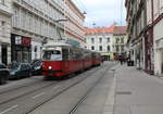 Wien Wiener Linien SL 49 (E1 4549 + c4 1359 (Bombardier-Rotax 1975 bzw. 1976)) VII, Neubau, Siebensterngasse am 11. Feber / Februar 2019.