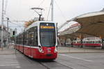 Wien Wiener Linien SL 6 (Bombardier Flexity-Wien D 304) XV, Rudolfsheim-Fünfhaus, Neubaugürtel / Hütteldorfer Straße / Urban-Loritz-Platz am Morgen des 18. Oktober 2019. - Bis jetzt sollen nach zuverlässigen Nachrichten fünf Fahrzeuge des Typs D bei den Wiener Linien in Betrieb sein - selber habe ich während meines kurzen Aufenthaltes vom 17. bis zum 20. Oktober d.J. die Fahrzeuge 301 - 304 auf dem 6er wahrgenommen.  