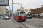 Wien Wiener Linien SL 6 (E2 4081 (SGP 1988)) XV, Rudolfsheim-Fünfhaus, Neubaugürtel / Hütteldorfer Straße / Urban-Loritz-Platz am 18. Oktober 2019. - Seit Anfang September 2019 fährt die SL 6 zwischen Burggasse / Stadthalle und Geiereckstraße.