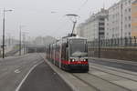 Wien Wiener Linien SL 6 (ULF B 650) X, Favoriten, Gudrunstraße / Absberggasse am 19. Oktober 2019. 