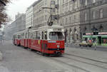 Wien Wiener Stadtwerke-Verkehrsbetriebe / Wiener Linien: Gelenktriebwagen des Typs E1: E1 4492 + c3 1136 als SL AK. Ort: Franz-Josefs-Kai / Schottenring / U-Bahnhof Schottenring (I, Innere Stadt). Zeit: Oktober 1978. - Hersteller der Straßenbahnfahrzeuge: Lohnerwerke. Baujahre: 1969 bzw. 1960. - Neuer Scan eines Farbnegativs. Film: Kodak Safety Film 5075. Kamera: Minolta SRT-101.