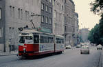 Wien Wiener Stadtwerke-Verkehrsbetriebe / Wiener Linien: Gelenktriebwagen des Typs E1: Der E1 4500 (Lohnerwerke 1971) befindet sich am 21.