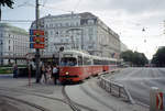 Wien Wiener Stadtwerke-Verkehrsbetriebe / Wiener Linien: Gelenktriebwagen des Typs E1: E1 4511 + c3 1211 als SL 1 Schottentor am 4.