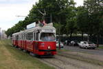 Wien Wiener Stadtwerke-Verkehrsbetriebe / Wiener Linien: Gelenktriebwagen des Typs E1: E1 4513 + c3 1203 als SL 6 Simmeringer Hauptstraße am 30.
