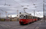 Wien Wiener Stadtwerke-Verkehrsbetriebe / Wiener Linien: Gelenktriebwagen des Typs E1: E1 4520 + c3 1250 als SL O Gürtel / Arsenalstraße / Prinz-Eugen-Straße am 6. August 2010. - Hersteller und Baujahre der Straßenbahnfahrzeuge: Lohnerwerke in Wien Floridsdorf 1973 bzw. 1961. - Scan eines Farbnegativs. Film: Fuji S200. Kamera: Leica C2.