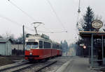 Wien Wiener Stadtwerke-Verkehrsbetriebe / Wiener Linien: Gelenktriebwagen des Typs E1: E1 4531 (Bombardier-Rotax 1973) auf der SL 60 XXIII, Liesing, Mauer, Anton-Krieger-Gasse am 30. Januar 1974. - Neuer Scan eines Diapositivs. Film: Kodak Ektachrome. Kamera: Minolta SRT-101. 