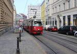 Wien Wiener Stadtwerke-Verkehrsbetriebe / Wiener Linien: Gelenktriebwagen des Typs E1: Am 17.