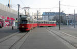 Wien Wiener Stadtwerke-Verkehrsbetriebe / Wiener Linien: Gelenktriebwagen des Typs E1: Motiv: E1 4550 + c4 1371 auf der SL 5.