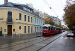 Wien Wiener Stadtwerke-Verkehrsbetriebe / Wiener Linien: Gelenktriebwagen des Typs E1: Motiv: E1 4556 + c4 1360 als SL 49. Ort: XIV, Penzing, Oberbaumgarten, Hütteldorfer Straße / Hochsatzengasse. Datum: 20. Oktober 2016. - Hersteller und Baujahr der Straßenbahnfahrzeuge: Bombardier-Rotax, vorm. Lohnerwerke, 1976.