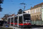 ULF A1 52 beim Umrunden der Häuserblockschleife Stammersdorf in der Johann Weber Gasse. (13.02.2021)