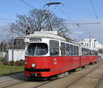 Der E1 4549 sowie der Beiwagen C4 1360 waren am Morgen des 08. März 2021 auf der Linie 30 unterwegs und wurden von mir in der BrünnerStraße/Ecke Harnreitergasse fotografiert.