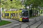 Tram 80, der Wiener Linien, verl�sst den Wendekreis am U-Bahnhof Westbahnhof Wien in N�rdlicher Richtung. 09.05.2026