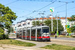 Wien. ULF Nr. 727 der Wiener Linien ist hier am 28. Mai 2026 bei der Harnreitergasse zu sehen.