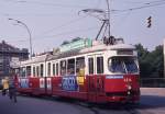 Wien Wiener Stadtwerke-Verkehrsbetriebe (WVB) SL 10 (E1 4514) XIII, Hietzing, Kennedybrücke (Endstation) im Juli 1975. - Die E1-Serie 4461-4560 wurde in den Jahren 1967 - 1976 von den Lohnerwerken (bis 1973) / von der Firma Bombardier-Rotax (ab 1973) geliefert. E1 4514 wurde 1972 gebaut. - Scan eines Diapositivs. Film: Agfachrome 50 S. Kamera: Minolta SRT 101.