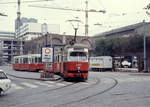 Wien Wiener Stadtwerke-Verkehrsbetriebe (WVB) SL 29 (E1 4767 (SGP 1971) + c4 1346 (Bombardier-Rotax 1975-1976)) III, Landstraße, Hintere Zollamtsstraße / Radetzkystraße am 1. November 1976. - Die Allerheiligenlinie 29 verkehrte in den Jahren 1907 bis 1993 zwischen Wexstraße / Straßenbahnbetriebsbahnhof Brigittenau (im 20. Bezirk) und Zentralfriedhof, 3. Tor. - Scan eines Diapositivs. Film: Kodak Ektachrome. Kamera: Leica CL.