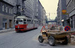 Wien Wiener Stadtwerke-Verkehrsbetriebe (WVB) SL 44 (E 4457 (Lohnerwerke 1966)) VIII Josefstadt / IX, Alsergrund, Alser Straße im Juli 1977. - Der GT6 fährt Richtung Schottentor. - Scan eines Diapositivs. Film: Agfa Agfachrome 50. Kamera: Leica CL.