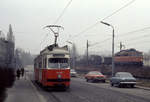 Wien Wiener Stadtwerke-Verkehrsbetriebe (WVB) SL 58 (E 4420 (Lohnerwerke 1962)) XIII, Hietzing, Unter-St.-Veit, Hummelgasse am 30. Jänner 1974. - Scan eines Diapositivs. Film: Kodak Ektachrome. Kamera: Minolta SRT-101.