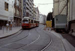 Wien Wiener Stadtwerke-Verkehrsbetriebe (WVB) SL 58 (E1 4722 (SGP 1969) + c3 1275 (Lohnerwerke 1961)) VII, Neubau, Stiftgasse / Mariahilfer Straße im Juli 1992.