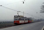 Wien Wiener Stadtwerke-Verkehrsbetriebe (WVB) SL 331 (F 734 (SGP 1964)) XXI, Floridsdorf, Großjedlersdorf, Brünner Straße am 1. Feber 1974. - Zu der Zeit war die unmittelbare Umgebung der Brünner Straße zwischen Stammersdorf und Gerasdorfer Straße (teilweise) ländlich. - Scan eines Diapositivs. Film: Kodak Ektachrome. Kamera: Minolta SRT-101. 