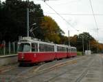 Wien Wiener Linien SL 62 (E2 4052 (SGP 1985)) XII, Hietzing, Lainz, Wolkersbergenstraße (Endstation) am 20. Oktober 2010.