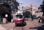 Wien Wiener Stadtwerke-Verkehrsbetriebe (WVB) SL 9 (E 4618 (SGP 1962, umnumeriert 1964 ex 4458)) VI, Mariahilf / XV, Rudolfsheim-Fünfhaus, Fünfhaus, Mariahilfer Gürtel (Endstation) im Juli 1975. - Scan eines Diapositivs. Kamera: Minolta SRT-101.