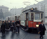 Wien Wiener Stadtwerke-Verkehrsbetriebe (WVB): Am Morgen des 3. November 1975 haben die Fahrgäste einen Zug der SL 25 (M 4091 + m + m) an der Endstation Praterstern eben verlassen. Der Zug wird danach über Ausstellungsstraße - Elderschplatz - Engerthstraße - Mexikoplatz zum Straßenbahnbetriebsbahnhof Vorgarten fahren. - Scan eines Diapositivs. Kamera: Minolta SRT-101.