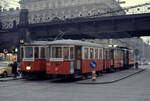 Wien Wiener Stadtwerke-Verkehrsbetriebe (WVB) Allerheiligen-Verkehr am 1. November 1975: SL 46Z (M 4022 / m3 5425) Lerchenfelder Gürtel. - Hersteller der Straßenbahnfahrzeuge: Grazer Waggonfabrik. Baujahre: 1927 (M 4022) und 1929 (m3 5425). - Scan eines Diapositivs. Kamera: Minolta SRT-101.