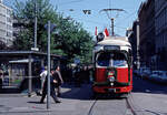 Wien Wiener Stadtwerke-Verkehrsbetriebe (WVB) SL 167 (E1) I, Innere Stadt, Kärntner Ring / Kärntner Straße / Staatsoper am 1. Mai 1976. - Scan eines Diapositivs. Kamera: Leica CL.