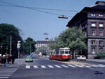 Wien Wiener Stadtwerke-Verkehrsbetriebe (WVB) SL T (L3 476 (Lohnerwerke 1958; Umbau aus L2 2586)) I, Innere Stadt, Weiskirchnerstraße / Stubenbrücke am 2. Mai 1976. - Scan eines Diapositivs. Kamera: Leica CL.